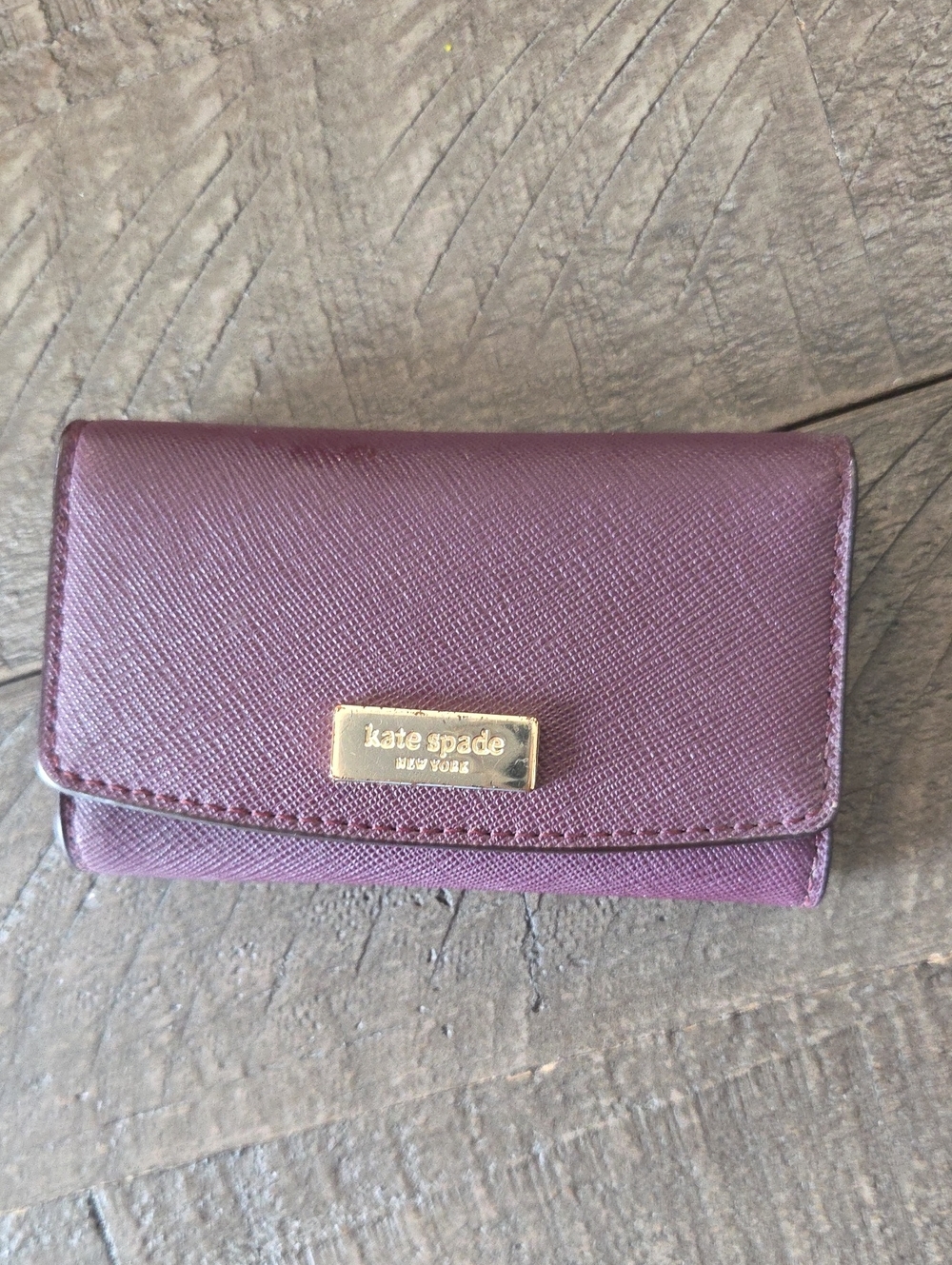 KATE SPADE - plum textured leather card AND key rind holder